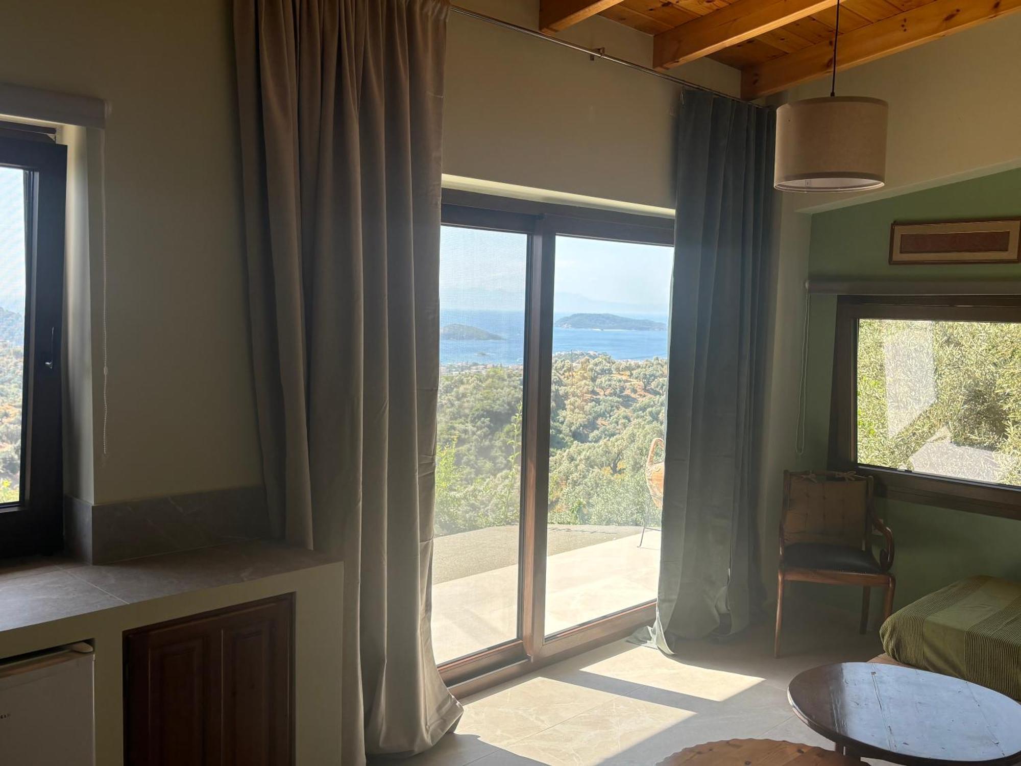 Tierra 1 * Skiathos Town